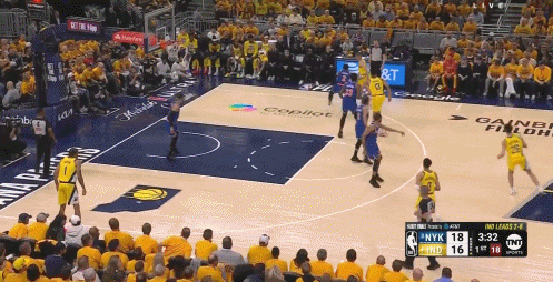 锡伯杜很头疼！麦克布莱德出场70秒被吹3次个人犯规?