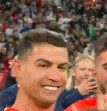 悲喜两重天?葡萄牙众将庆祝，随后镜头给到面无表情的亚马尔